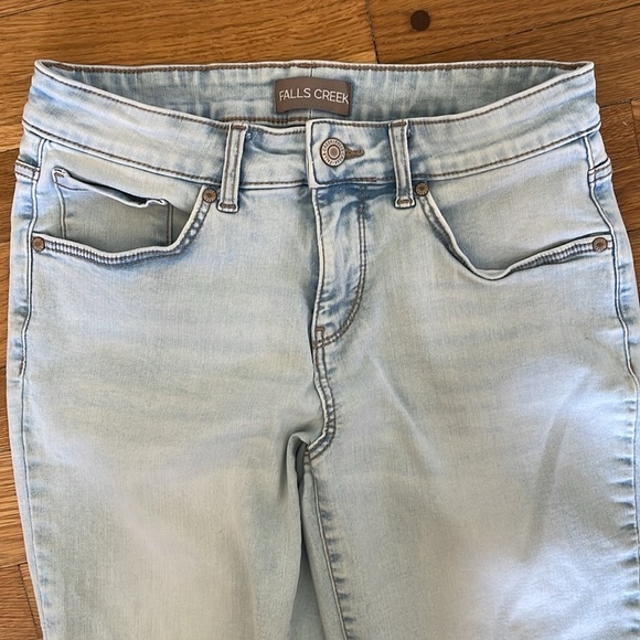 Falls Creek Light Wash Ankle Straight Leg Jeans Blue Denim Women 6 Inseam 25" - Picture 2 of 7